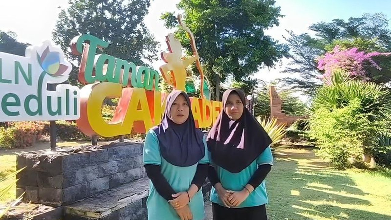 PLN UID Jawa Timur memberdayakan perempuan lokal dalam mengelola Wisata Alam Gosari (Wagos) di Gresik, meningkatkan perekonomian dan jumlah kunjungan wisata.