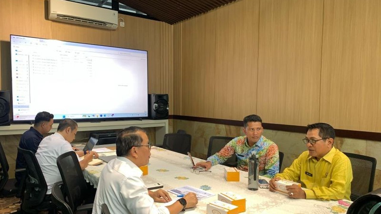Pemkab Padang Pariaman mengusulkan Pantai Tiram sebagai lokasi pembangunan pelabuhan baru untuk meningkatkan perekonomian dan sektor pariwisata daerah, mendapat sambutan positif dari Kementerian Perhubungan.