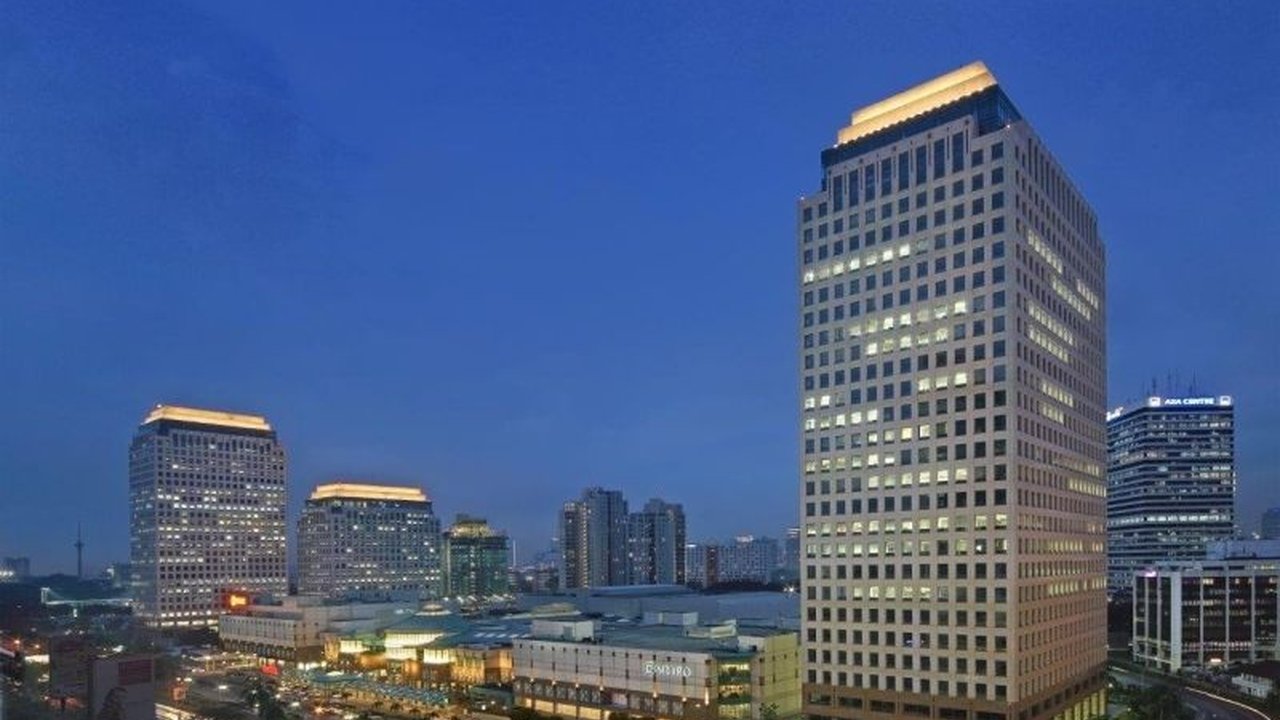 Maybank Indonesia meraih penghargaan 