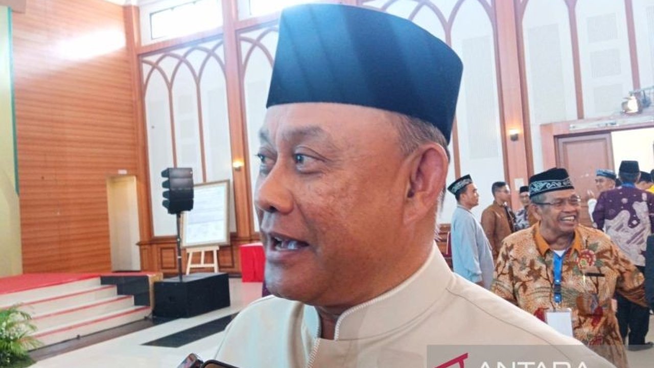 Badan Gizi Nasional (BGN) menerapkan kebijakan baru untuk mencegah keracunan berulang setelah insiden di Cianjur, Jawa Barat, dengan mewajibkan pembersihan sisa Makanan Bergizi Gratis (MBG) di Satuan Pemenuhan Pelayanan Gizi (SPPG).