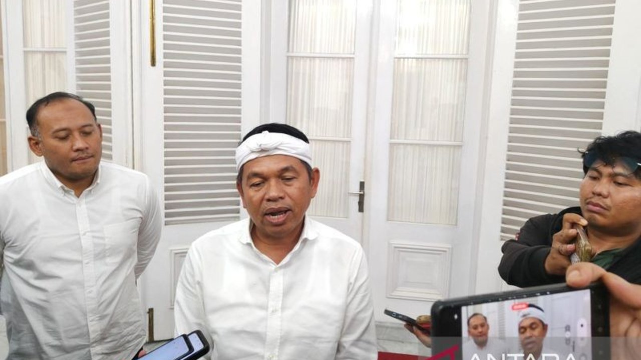 Komisi III DPR RI memberikan dukungan penuh kepada Gubernur Jawa Barat, Dedi Mulyadi, atas langkah tegasnya memberantas premanisme dan mendukung pembentukan Satgas Anti Premanisme.