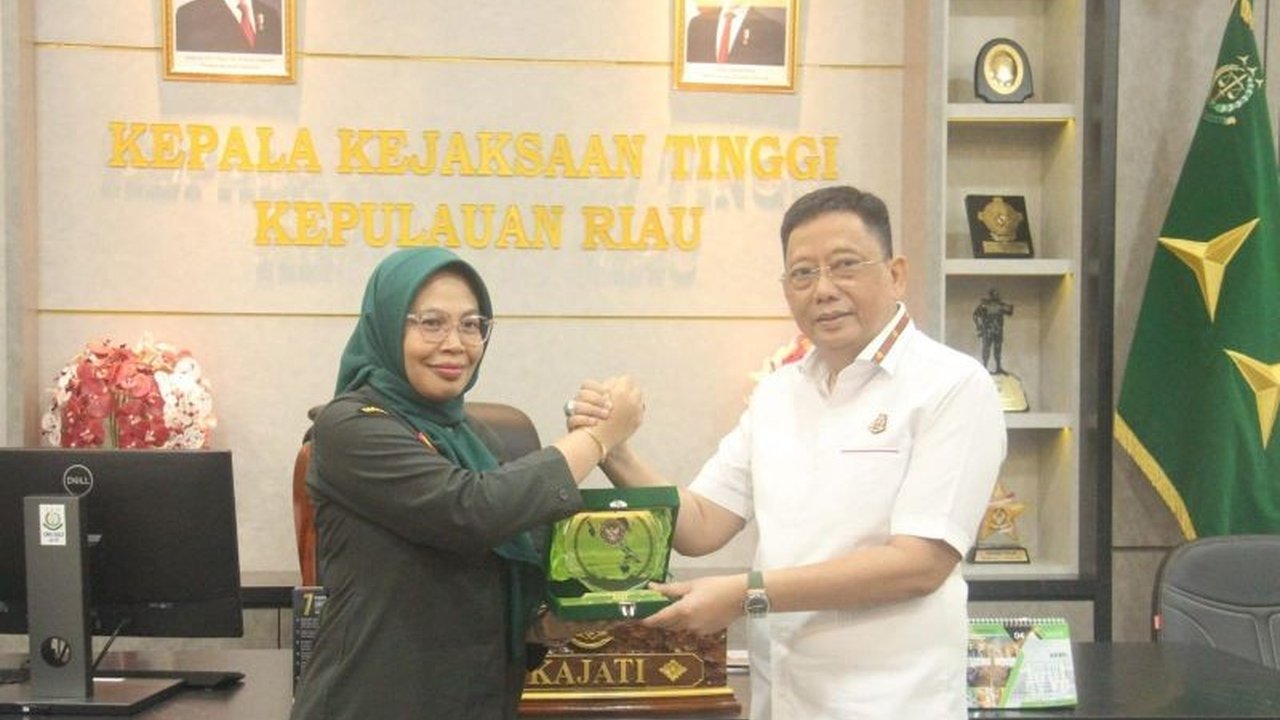 Balai Karantina Kepri dan Kejati Kepri bersinergi mencegah perdagangan ilegal produk pertanian dan perikanan demi keamanan pangan dan sumber daya alam hayati Indonesia.