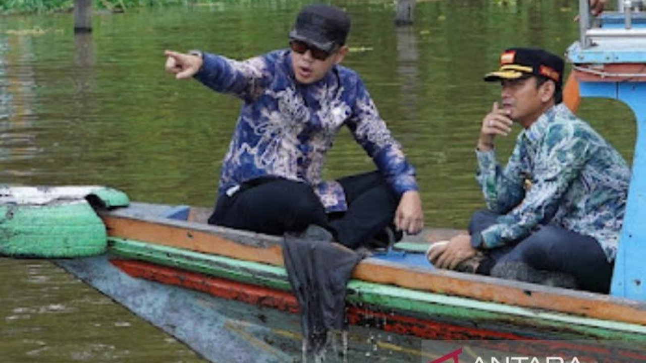 Wakil Menteri Dalam Negeri mendorong pengembangan wisata religi di sepanjang Sungai Martapura Banjarmasin, Kalimantan Selatan, dengan potensi yang luar biasa untuk menarik wisatawan nasional.