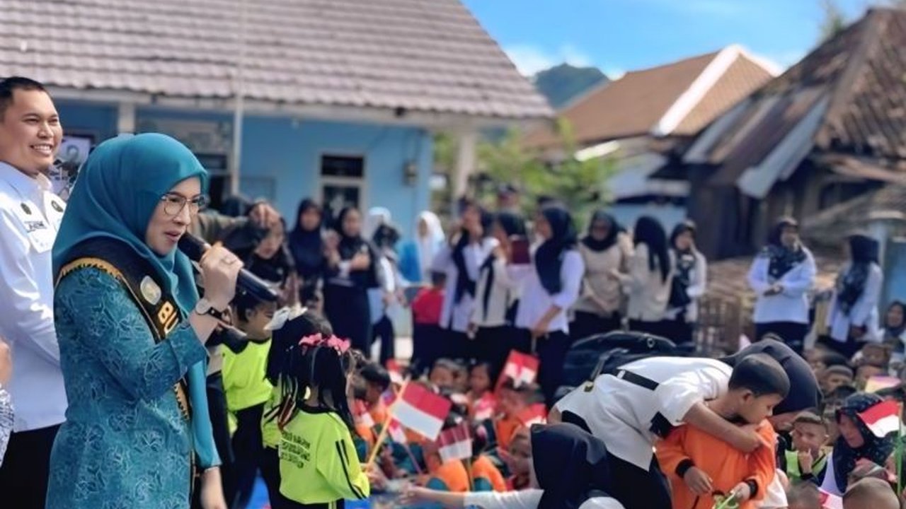 Dinas Kearsipan dan Perpustakaan OKU bersama Bunda Literasi OKU sukses menggelar Gerakan Literasi Ceria, menumbuhkan minat baca anak-anak melalui berbagai kegiatan edukatif di Kecamatan Ulu Ogan.