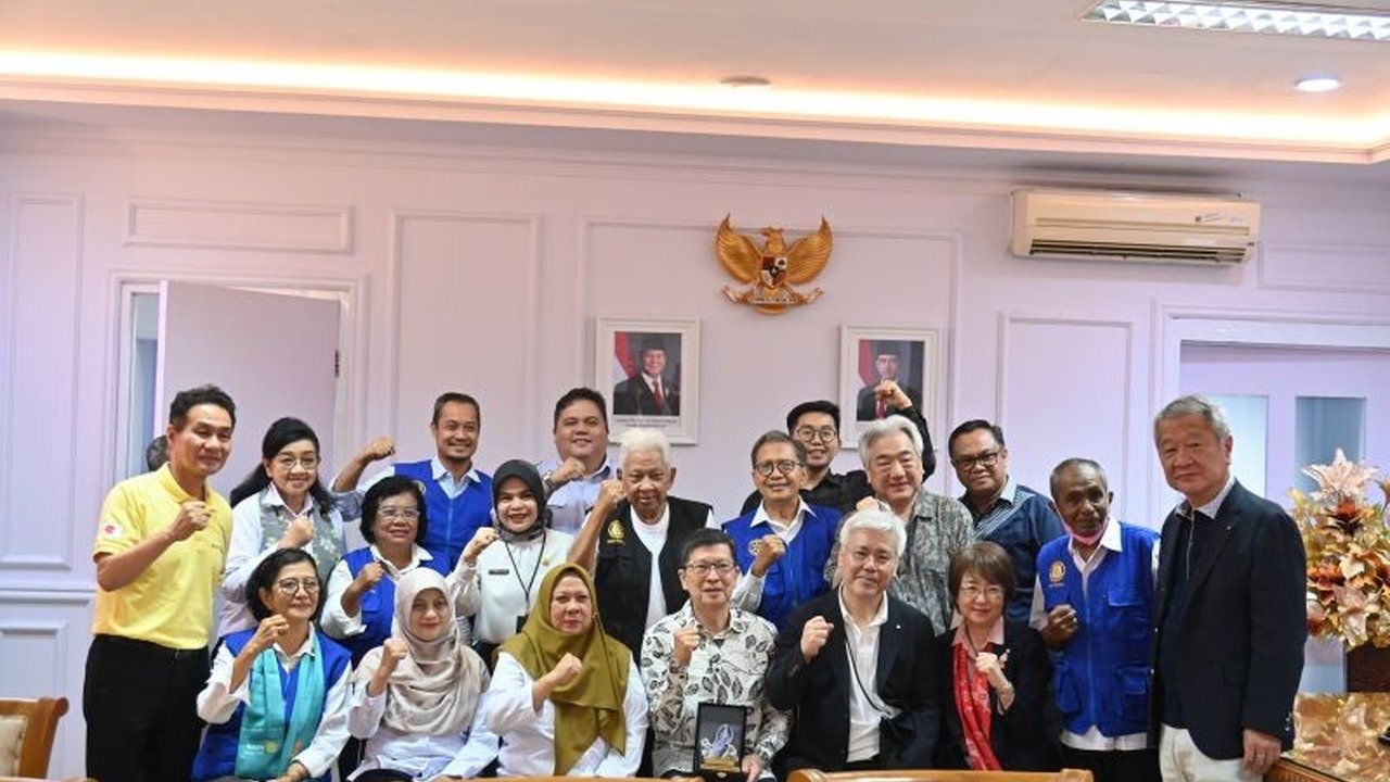 Pemerintah Provinsi Sulawesi Tengah bekerja sama dengan Rotary Club Kyoto Selatan, Jepang, untuk mengeliminasi penyakit Schistosomiasis atau demam keong di Kabupaten Poso.