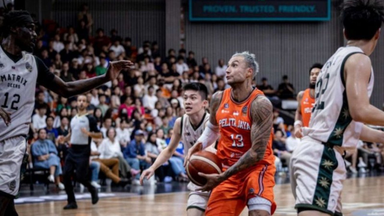 Pelita Jaya Basketball sukses comeback dan kalahkan NS Matrix dengan skor 88-82 pada laga pembuka BCL Asia 2025 di Kuala Lumpur, pelatih NS Matrix akui keunggulan Pelita Jaya.