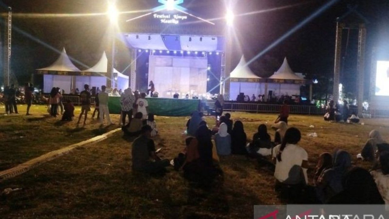 Festival Rimpu Mantika di Kota Bima, NTB, siap digelar pada 24-26 April 2025, menampilkan peragaan budaya dan mendorong kebangkitan ekonomi lokal.
