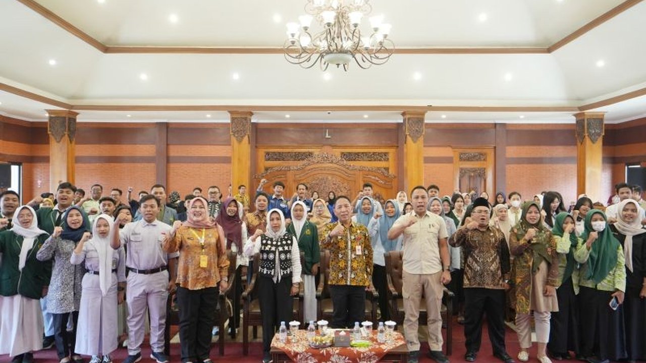 Pemerintah Kota Mojokerto gencar sosialisasikan bahaya narkoba kepada generasi muda melalui edukasi dan pembentukan kader sebaya, guna menciptakan kota yang bersih dari narkoba.