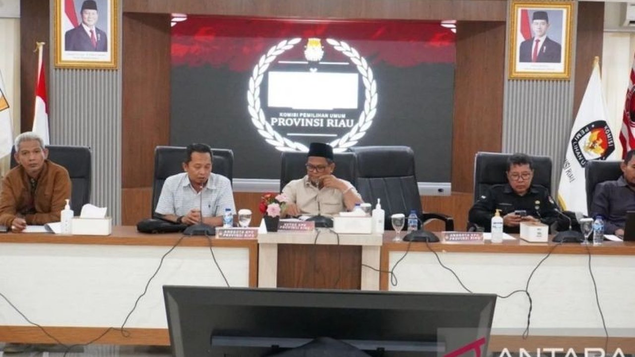 KPU Riau dan KPU Siak menyiapkan bukti untuk menghadapi gugatan hasil PSU Pilkada Siak di Mahkamah Konstitusi, terkait permohonan Paslon Nomor Urut 1.