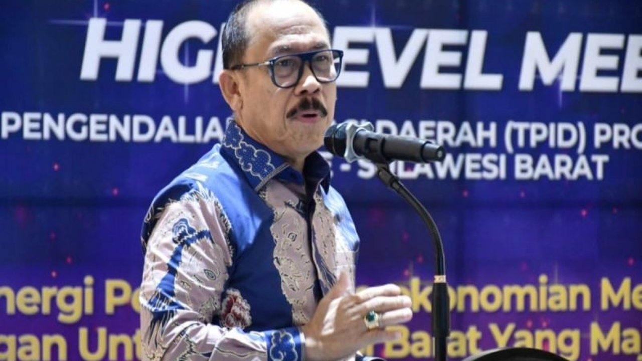 Pemerintah Provinsi Sulawesi Barat berkomitmen meningkatkan Pendapatan Asli Daerah (PAD) melalui penertiban administrasi perpajakan dan optimalisasi sumber pendapatan, serta mendorong digitalisasi untuk transparansi dan akuntabilitas.