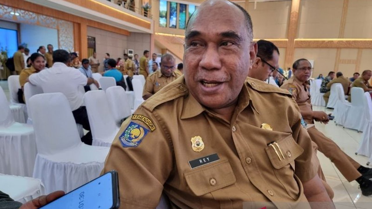 Pemerintah Provinsi Papua Barat memprioritaskan pengadaan lahan seluas 40 hektare untuk pembangunan rumah sakit vertikal tipe A dan sekolah unggulan di Distrik Warmare dan Manokwari Selatan.