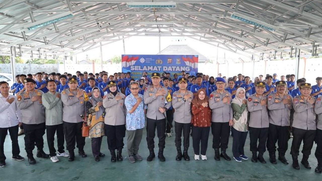 Polda Banten menggelar pelatihan Tailor Made Training (TMT) untuk membekali 112 warga Banten dengan keterampilan produktif guna mendorong kemandirian ekonomi.