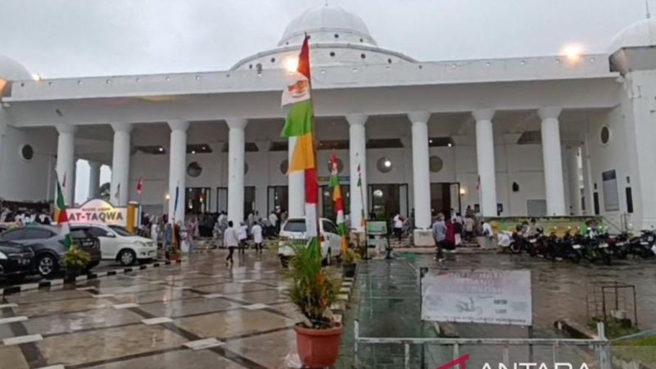 Kemenag Kota Bengkulu telah mengukur arah kiblat 621 masjid dan mushala, memastikan kepastian arah kiblat yang tepat bagi umat muslim dalam melaksanakan ibadah shalat.