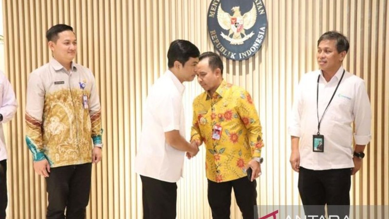 Pemerintah Kabupaten Tapin berhasil mendapatkan persetujuan Wamenkes RI untuk peningkatan layanan RSUD Datu Sanggul, termasuk pengembangan hemodialisis dan bantuan alat kesehatan senilai miliaran rupiah.