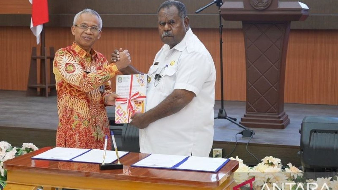 Gubernur Papua Barat Daya, Elisa Kambu, meminta Badan Pemeriksa Keuangan (BPK) untuk mengaudit Laporan Keterangan Pertanggungjawaban (LKPJ) keuangan daerah secara objektif dan independen.