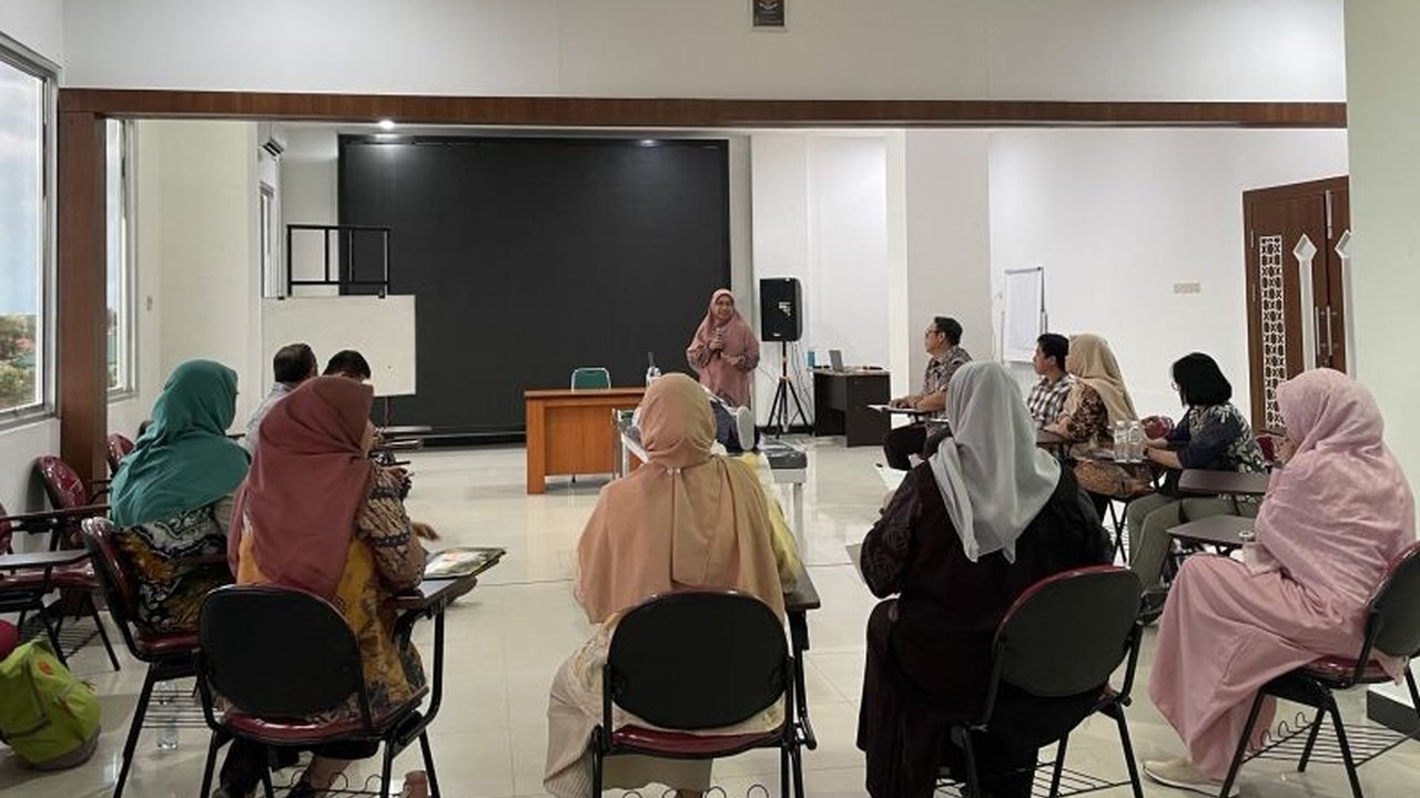 Universitas Muhammadiyah Palangka Raya (UMPR) berkolaborasi dengan Unismuh Makassar untuk meningkatkan kompetensi para instruktur laboratorium, demi menghasilkan lulusan berkualitas.