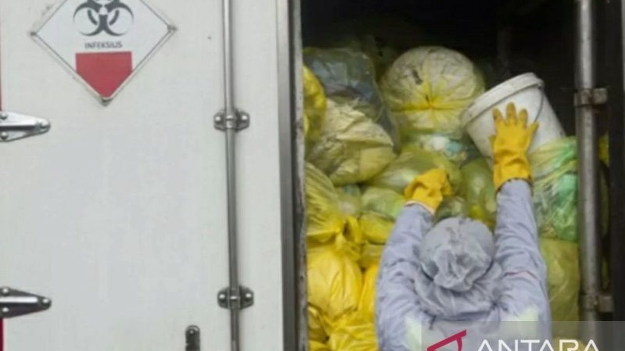 Kepolisian Karawang masih menyelidiki temuan limbah medis bercampur limbah domestik di permukiman Desa Karangligar, yang diduga berasal dari Rumah Sakit Bayukarta dan Hermina Karawang.