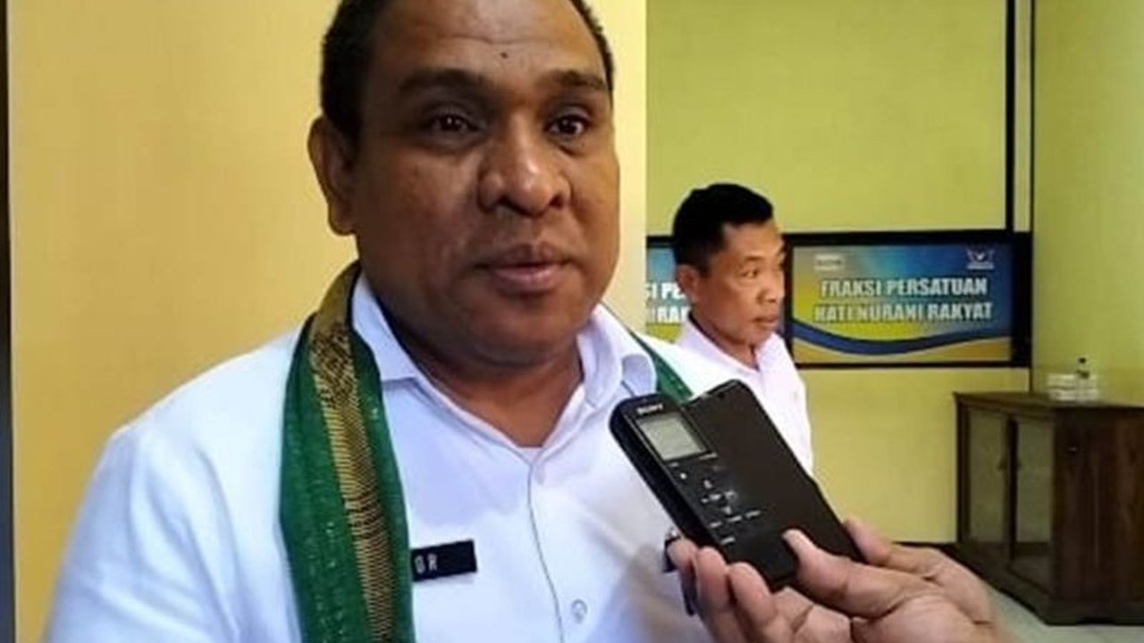 Pemerintah NTT telah menyiapkan 400 desa persiapan untuk diajukan sebagai desa definitif jika pemerintah pusat mencabut moratorium pemekaran desa yang telah berlangsung sejak tahun 2009.