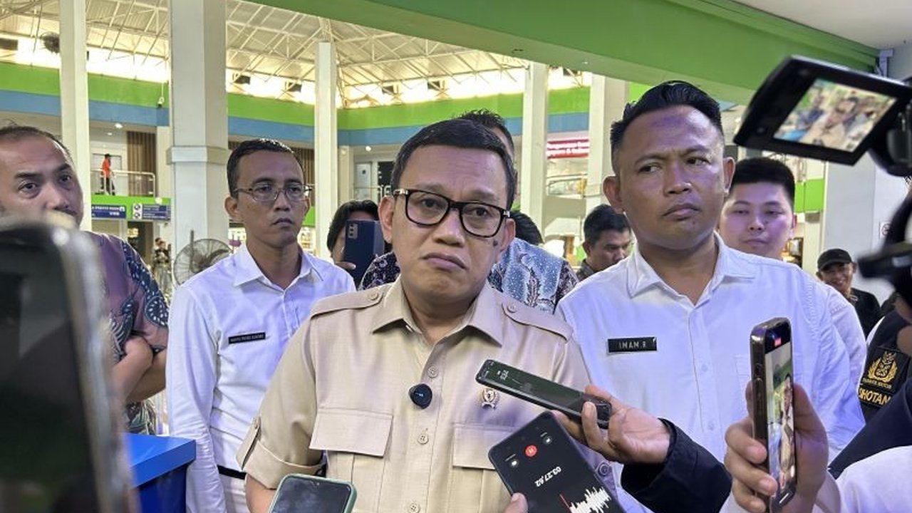 Menteri Perlindungan Pekerja Migran Indonesia (P2MI), Abdul Kadir Karding, melakukan kunjungan kerja ke Batam untuk meninjau layanan bagi PMI dan membahas pencegahan TPPO.