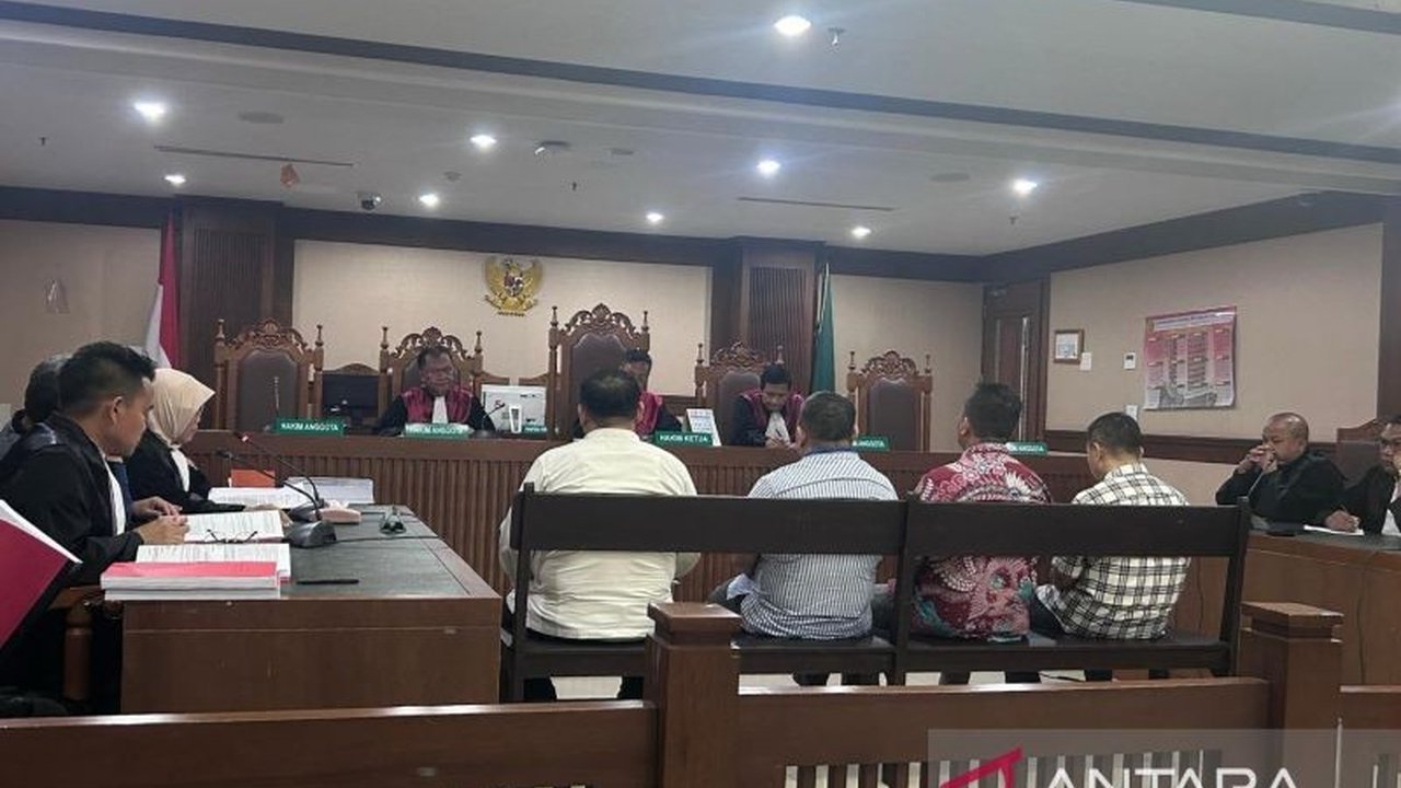 Mantan Direktur Operasional Askrindo dituntut 12 tahun penjara dan denda Rp750 juta terkait korupsi penerbitan jaminan SKBDN yang merugikan negara Rp169,9 miliar.