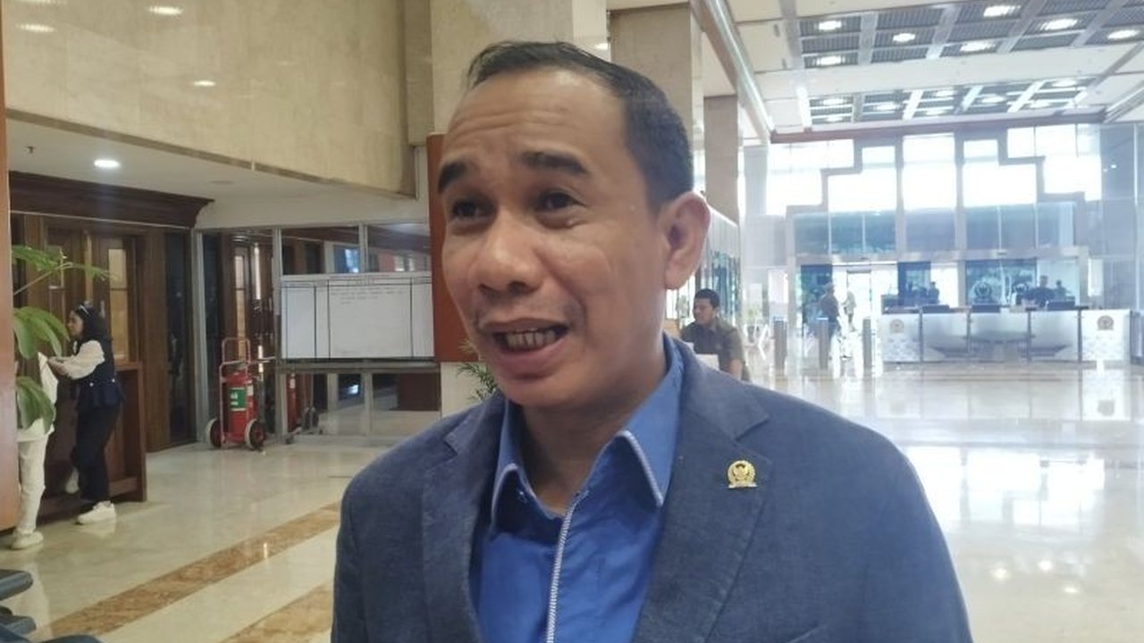 Anggota Komisi III DPR menilai kasus dugaan eksploitasi eks pemain sirkus OCI lemah jika diusut pidana karena sudah kadaluarsa, mendorong penyelesaian kekeluargaan.