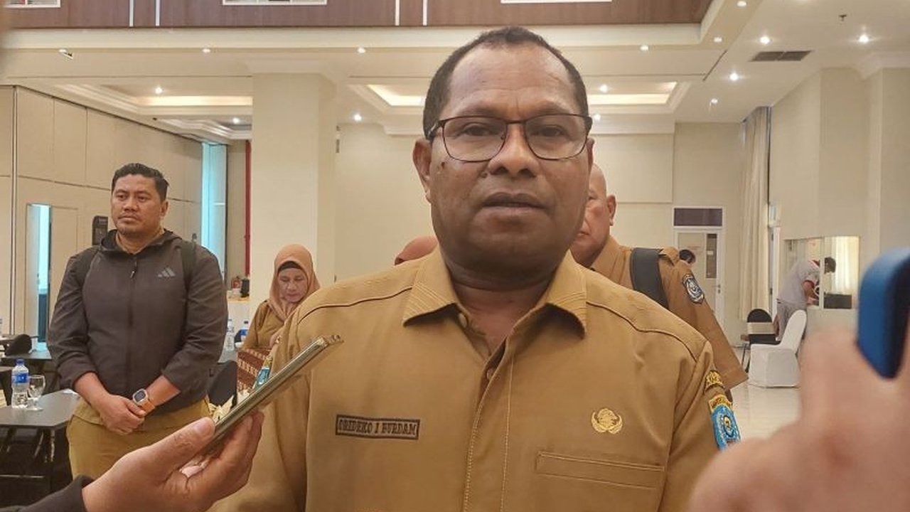 Bupati Raja Ampat, Orideko Burdam, tegas menolak gerakan Negara Federal Republik Papua Barat (NFRPB) yang dinilai bertentangan dengan konstitusi dan mengancam keutuhan Negara Kesatuan Republik Indonesia (NKRI).