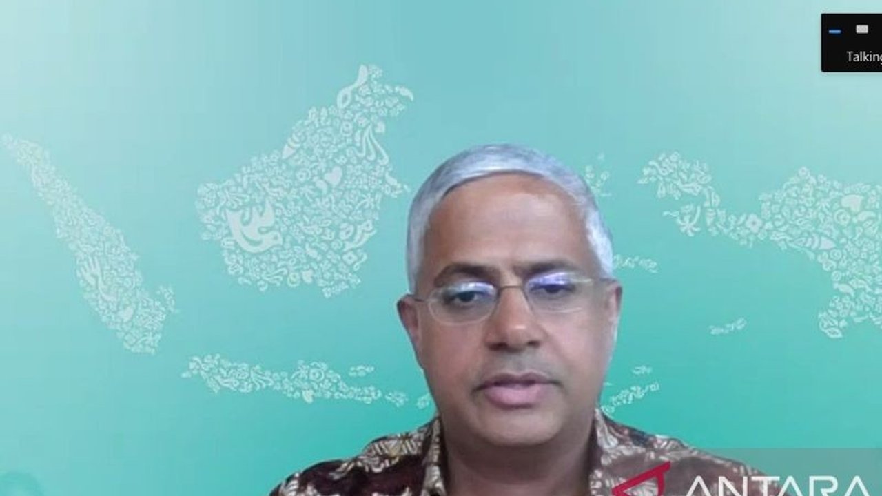 Unilever Indonesia menerapkan strategi lindung nilai, ekspor, efisiensi biaya, dan penyesuaian harga untuk menghadapi pelemahan rupiah terhadap dolar AS, yang berdampak pada peningkatan marjin kotor.