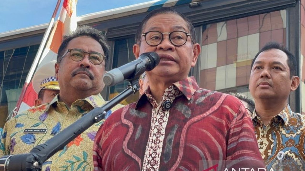 Gubernur DKI Jakarta, Pramono Anung, berencana menggratiskan tarif Transjabodetabek secara bertahap setelah seluruh rute beroperasi, dengan dukungan subsidi dari Pemprov DKI Jakarta.