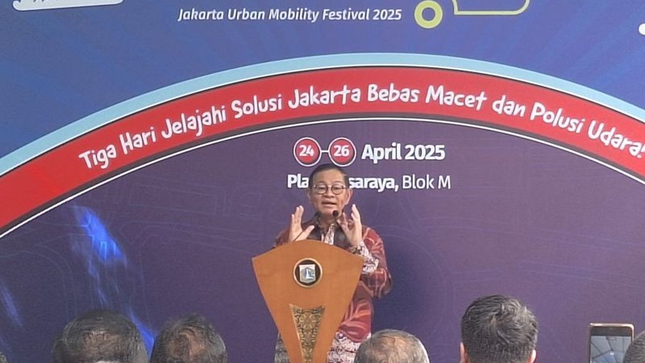 Gubernur DKI Jakarta, Pramono Anung, mengajak warga Jakarta untuk beralih ke transportasi publik guna mengurangi kemacetan dan polusi udara, didukung berbagai program Pemprov DKI.