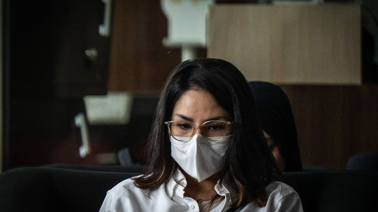 Penyidik KPK memanggil Windy Yunita (Windy Idol) dan kakaknya, Rinaldo Septariando, untuk diperiksa terkait kasus dugaan tindak pidana pencucian uang (TPPU) di Mahkamah Agung yang melibatkan mantan Sekretaris MA, Hasbi Hasan.