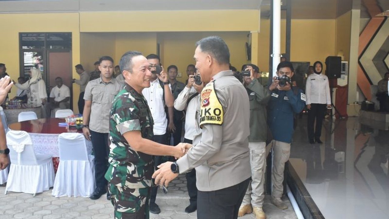 Pangdam IX/Udayana dan Kapolda NTT bertemu untuk memperkuat sinergitas TNI-Polri dalam menjaga stabilitas keamanan di Nusa Tenggara Timur, khususnya wilayah perbatasan.