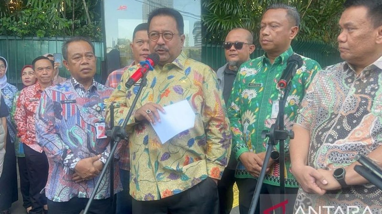 Pembangunan Sarana Jaringan Utilitas Terpadu (SJUT) di 10 ruas jalan Jakarta Selatan telah mencapai 82 persen, bertujuan mempercantik kota dan meningkatkan kenyamanan warga Jakarta.