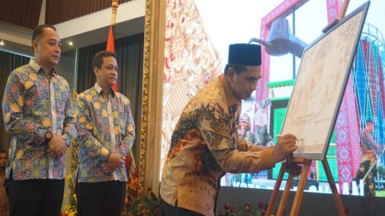 Wakil Gubernur Jawa Tengah menekankan pentingnya sinergi antar daerah sebagai kunci pembangunan kota yang maju, seperti yang dibahas dalam Apeksi Muskomwil III di Pekalongan.