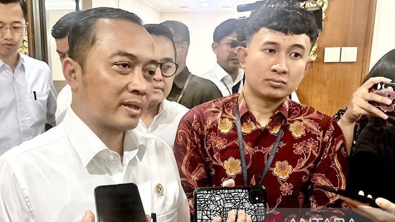 Menteri Sekretaris Negara menyatakan Istana belum menerima usulan Surakarta menjadi daerah istimewa, meskipun usulan tersebut telah diajukan oleh Wakil Ketua Komisi II DPR RI.