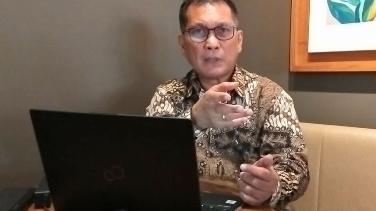 Guru Besar Fakultas Hukum UKI, Prof. Mompang Panggabean, menekankan pentingnya sosialisasi RUU KUHAP yang melibatkan masyarakat untuk menghasilkan produk hukum yang komprehensif dan berkeadilan.