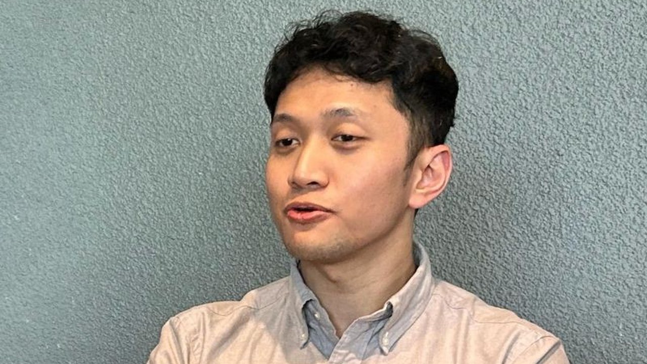 Konsumsi makanan tinggi garam dan protein hewani saat diet dapat meningkatkan risiko pembentukan batu di saluran kemih,  sebut dr. Eggi Respati dari Eka Hospital Depok.