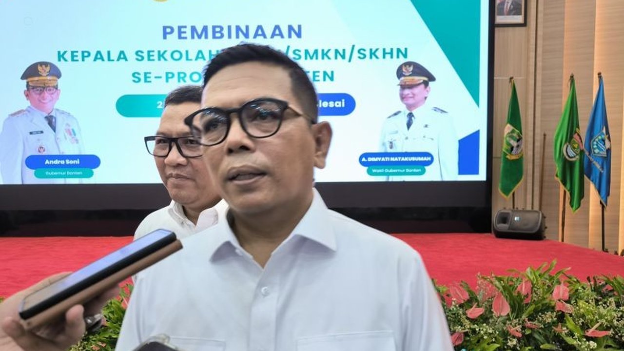 Gubernur Banten, Andra Soni, tegas melarang praktik titip-menitip siswa baru dalam PPDB domisili karena dianggap merusak sistem dan berpotensi pidana.