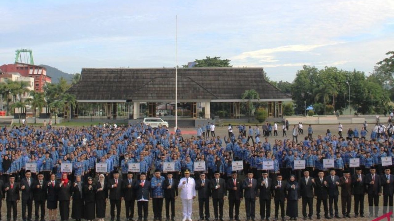 Wagub Maluku, Abdullah Vanath, mengajak seluruh pihak untuk menjadikan Hari Otonomi Daerah ke-29 sebagai momentum mempercepat pemerataan pembangunan di Maluku, demi kemajuan daerah dan bangsa.