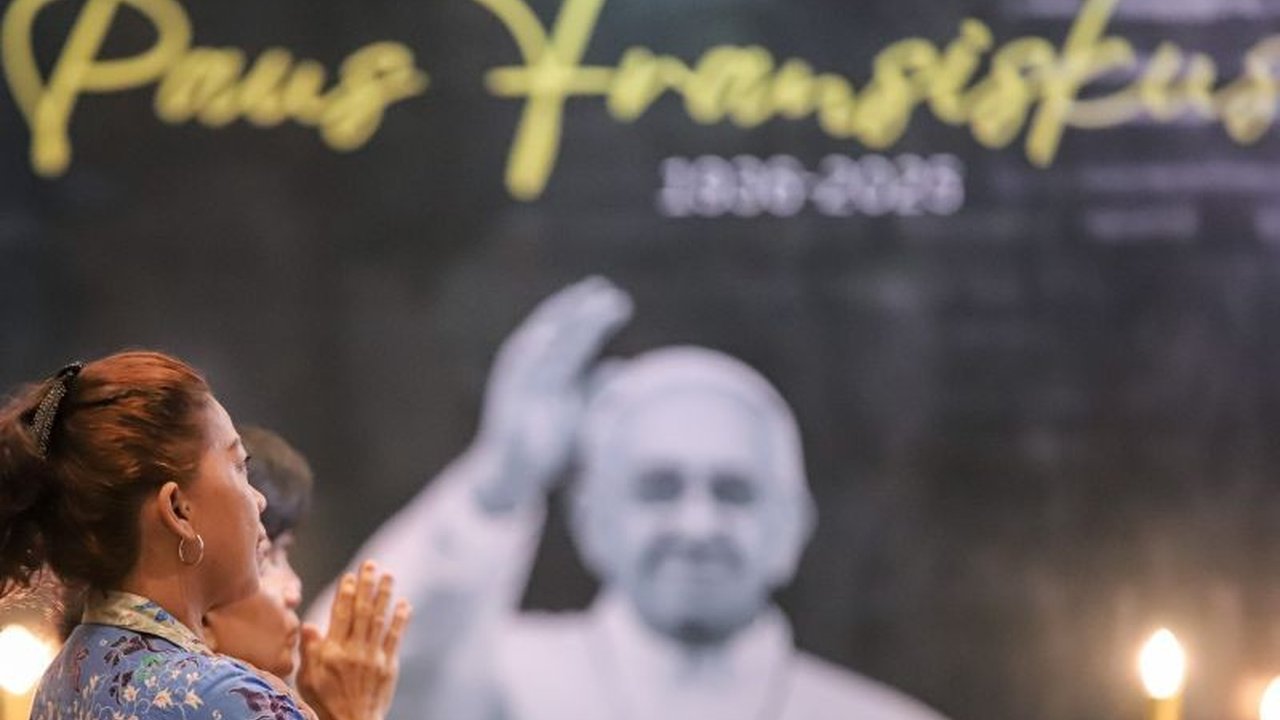 Paus Fransiskus dimakamkan di Basilika Santa Maria Maggiore, Roma, dalam upacara sederhana dengan makam marmer Liguria bertuliskan 