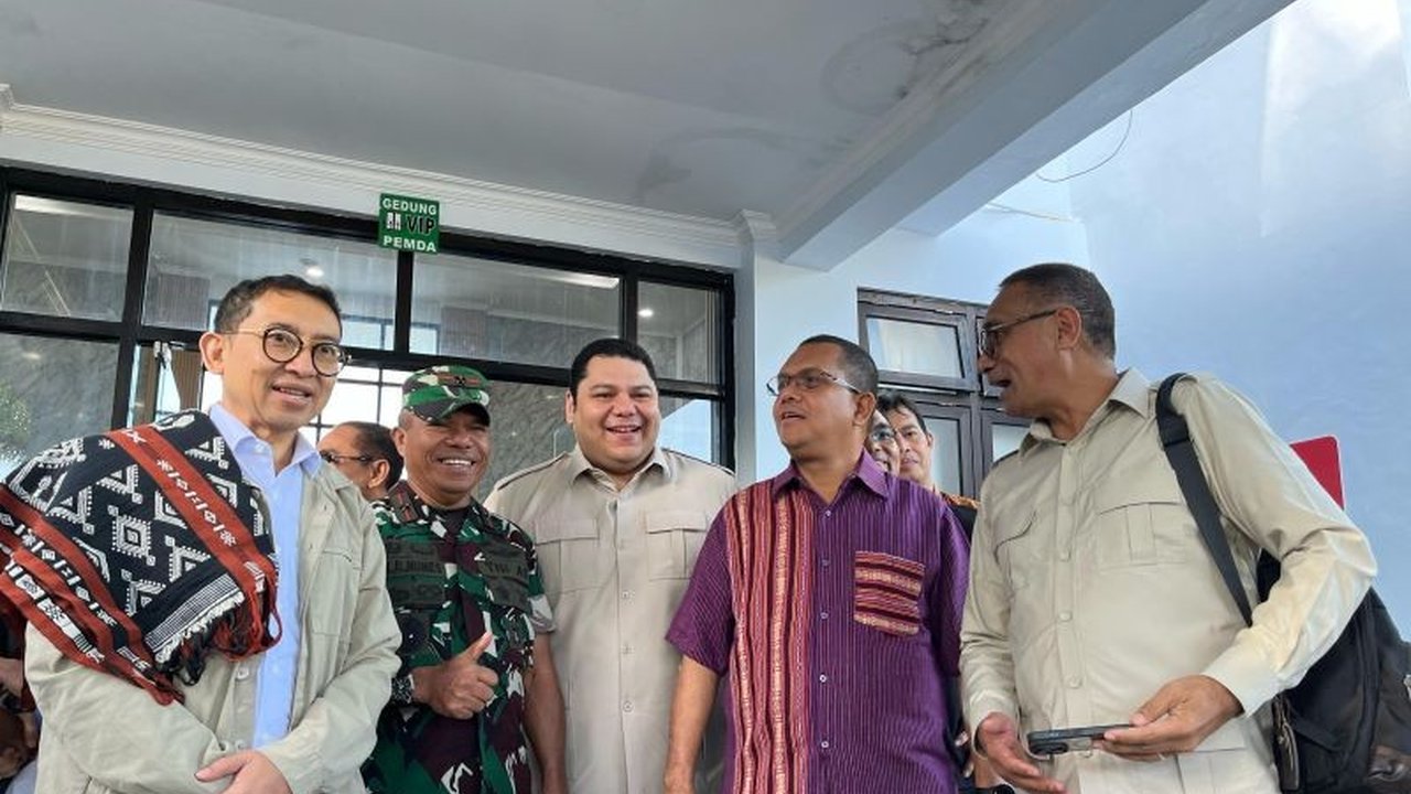 Menteri Kebudayaan Fadli Zon melakukan kunjungan kerja pertamanya ke NTT, disambut hangat Gubernur Melki Laka Lena, dan berkomitmen mendorong sinergi untuk memajukan budaya daerah.