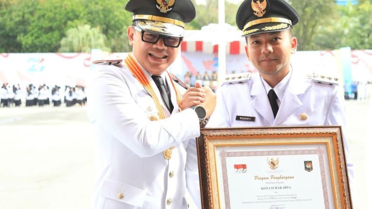 Pemerintah Kota Surakarta meraih penghargaan atas capaian kinerja tinggi dalam Evaluasi Penyelenggaraan Pemerintahan Daerah (EPPD) 2024, dengan skor 3,7916 dan mendapat predikat kinerja tinggi.