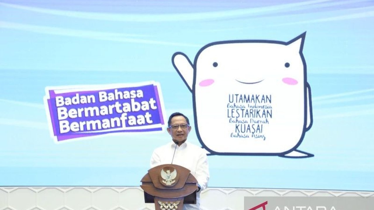 Mendagri Tito Karnavian mendorong kepala daerah untuk membuat program guna mendukung penggunaan Bahasa Indonesia sebagai upaya pelestarian bahasa nasional dan kedaulatan bangsa.