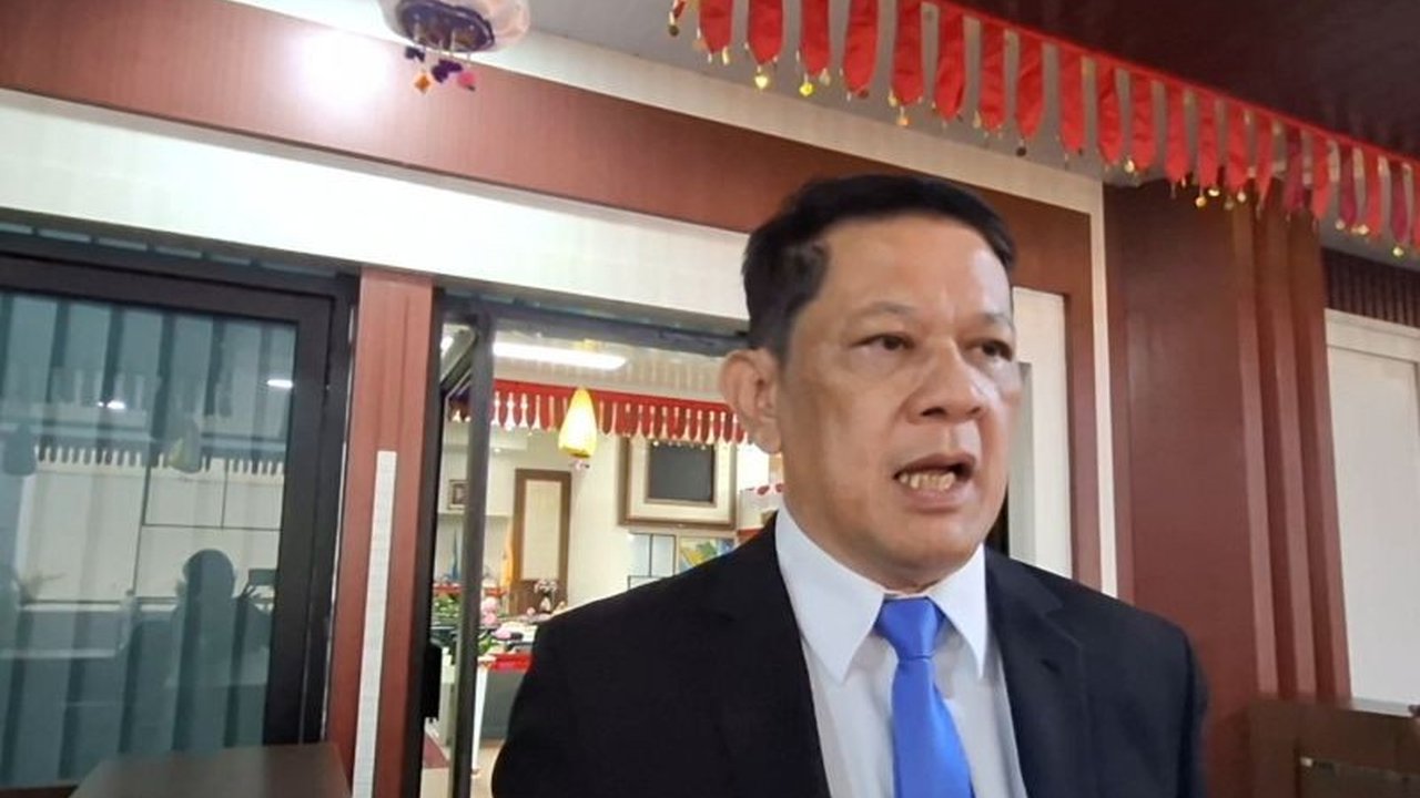 Pemprov Lampung menyiapkan anggaran Rp100 miliar untuk membangun satu unit Sekolah Rakyat guna memfasilitasi anak-anak kurang mampu, dengan lokasi potensial di Lampung Selatan dan Lampung Tengah.