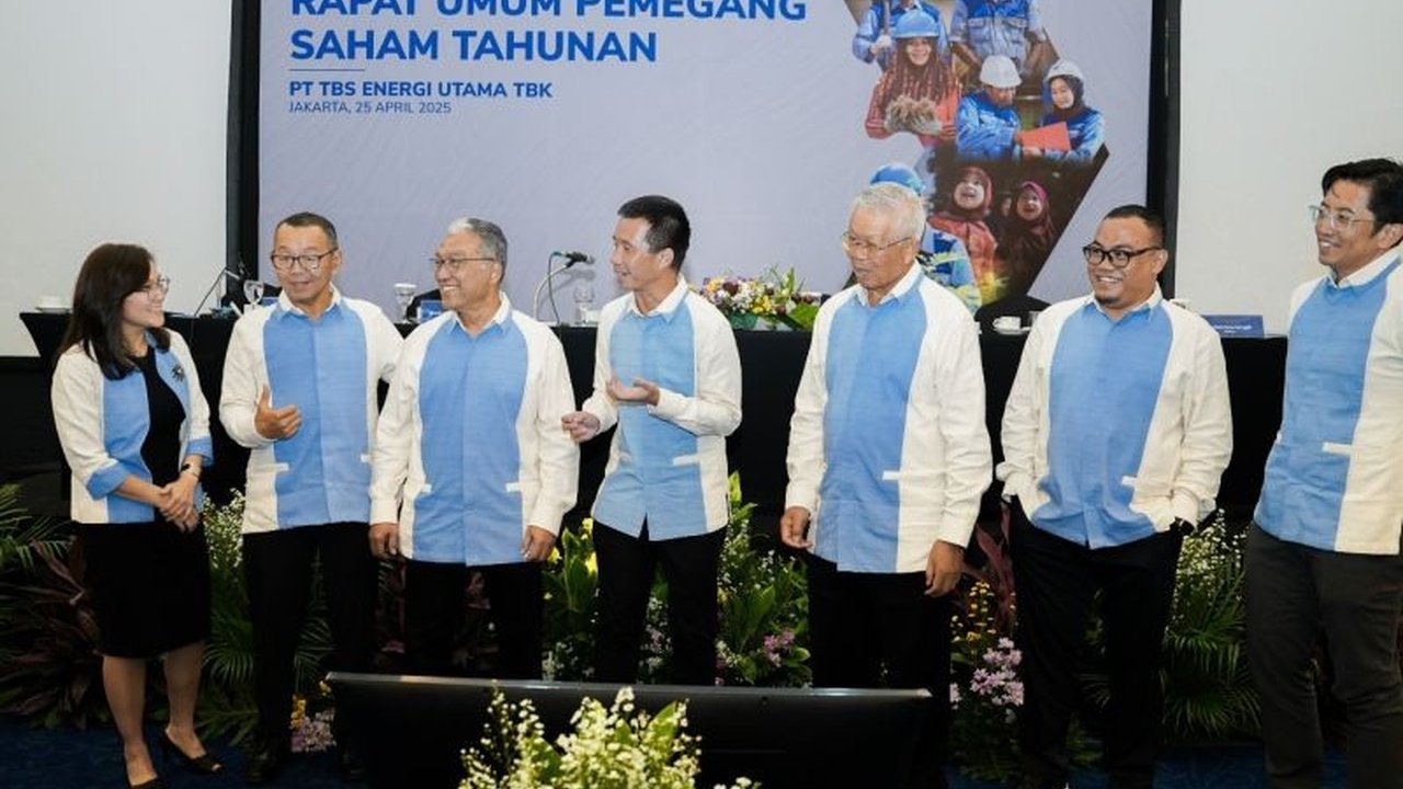 PT TBS Energi Utama Tbk membagikan dividen US$10 juta dalam RUPST 2025, menandai komitmen perusahaan terhadap pertumbuhan berkelanjutan dan transisi ke bisnis hijau.
