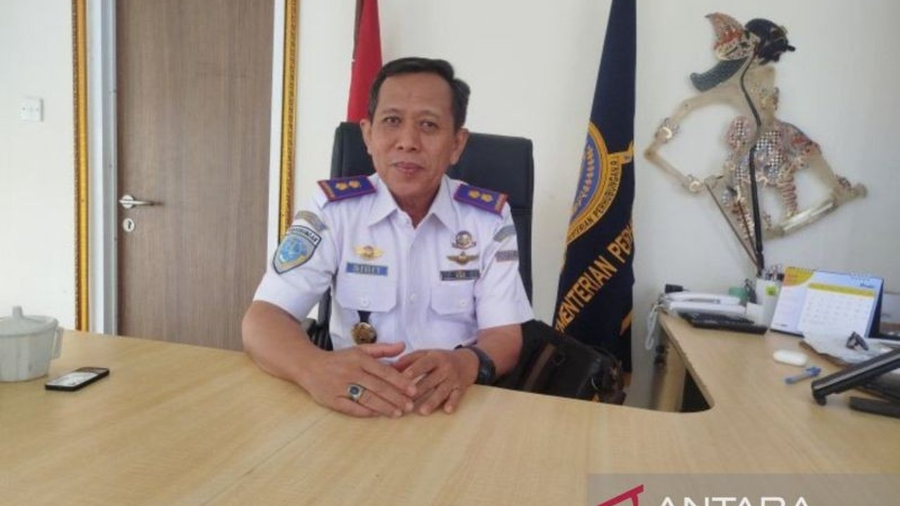Bandara Sultan Muhammad Salahuddin Bima membuka rute penerbangan baru ke Labuan Bajo dan menambah maskapai, untuk mendukung Pariwisata Super Prioritas dan konektivitas wilayah timur Indonesia.