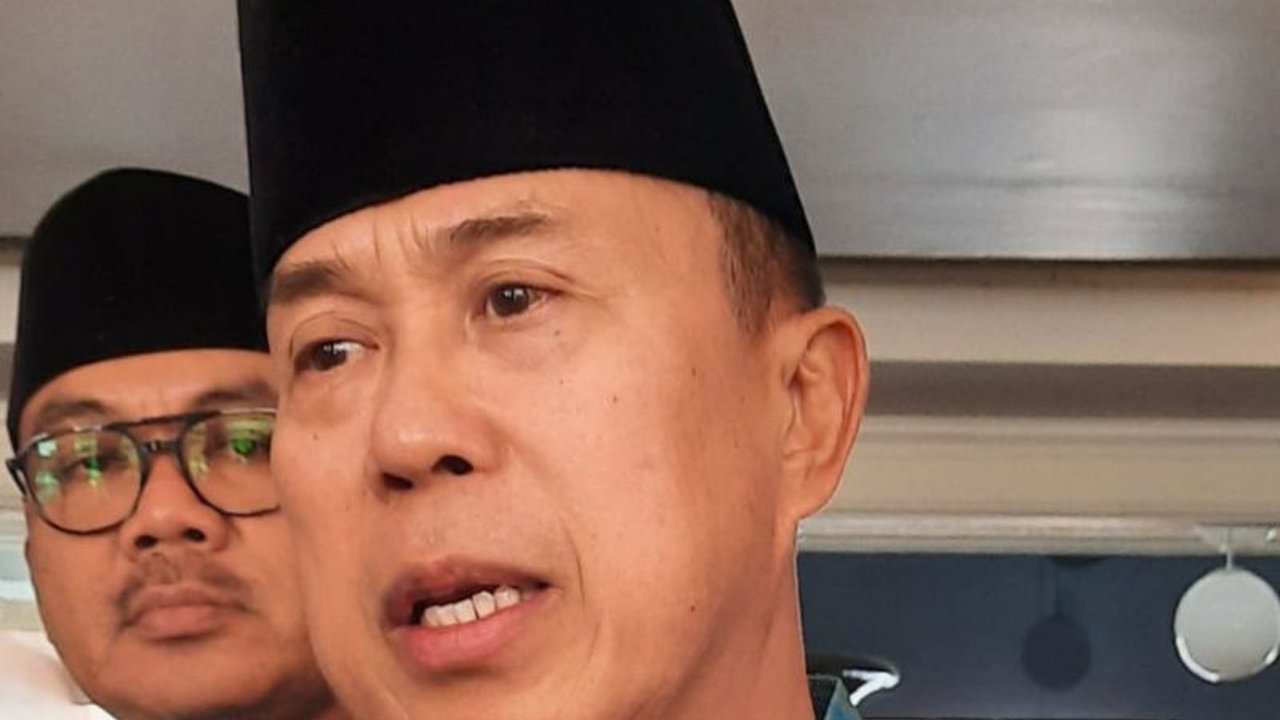 Gubernur Sulawesi Tenggara, Andi Sumangerukka, berkomitmen membangun sport center di 17 kabupaten/kota untuk mendorong kemajuan olahraga dan pembinaan atlet daerah.