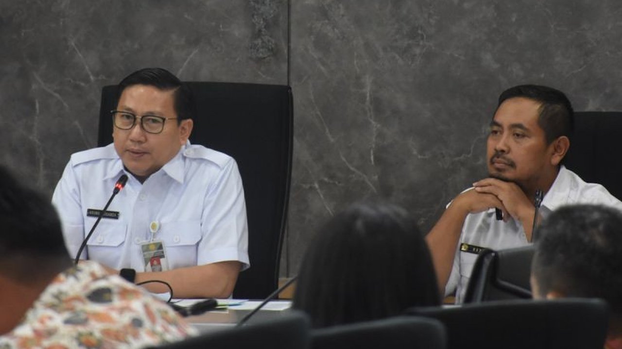 Kementerian Pertanian (Kementan) mengajak industri pakan dan rantai pasok perunggasan untuk menyerap ayam hidup dari peternak rakyat guna menstabilkan harga dan menjaga keberlanjutan usaha.