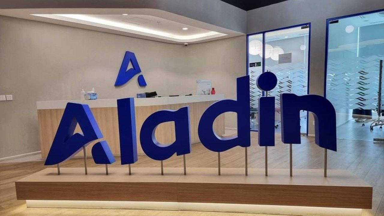 Bank Aladin Syariah Tbk. berhasil membukukan pendapatan operasional Rp613 miliar di tahun 2024, meningkat pesat berkat pertumbuhan margin, bagi hasil, dan pendapatan berbasis komisi.