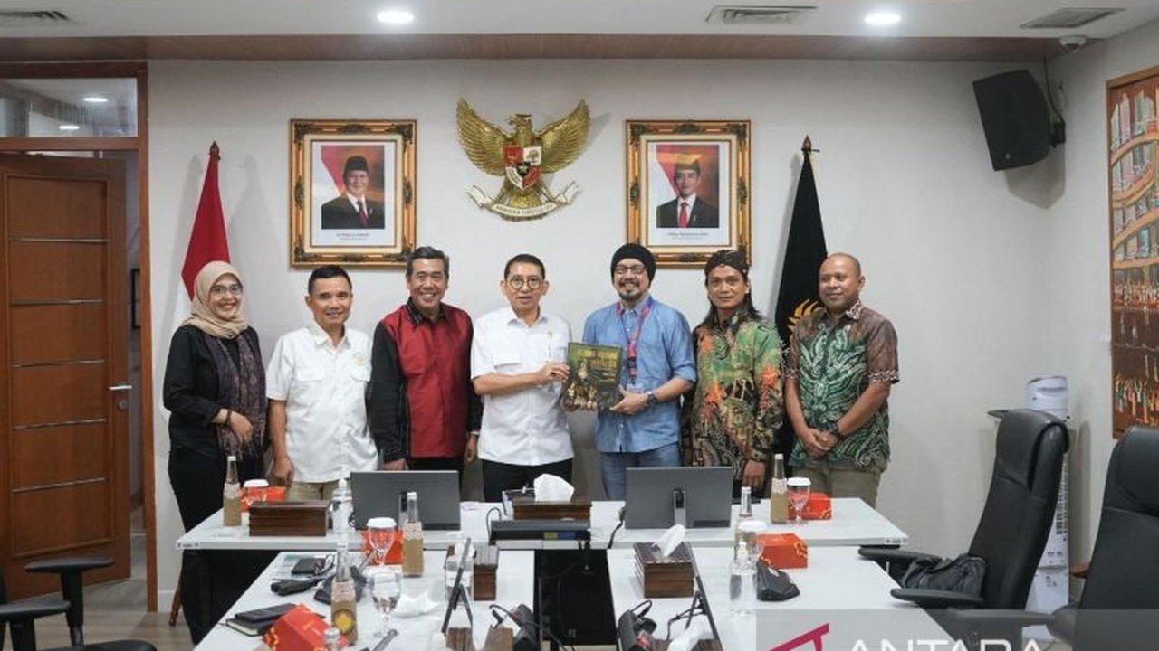 Menteri Kebudayaan Fadil Zon apresiasi pendokumentasian tari tradisional sebagai referensi berkelanjutan bagi generasi mendatang, ditandai dengan pertemuan dengan Andy F. Noya dan maestro Tari Lengger Rianto.