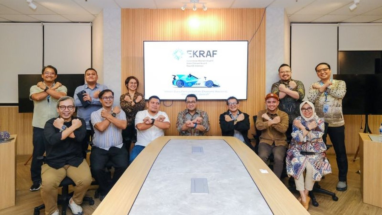 Menteri Ekonomi Kreatif RI, Teuku Riefky Harsya, melihat subsektor musik Indonesia memiliki potensi besar dalam menyerap tenaga kerja kreatif, seperti yang terlihat dalam konser 30 tahun Tipe-X.